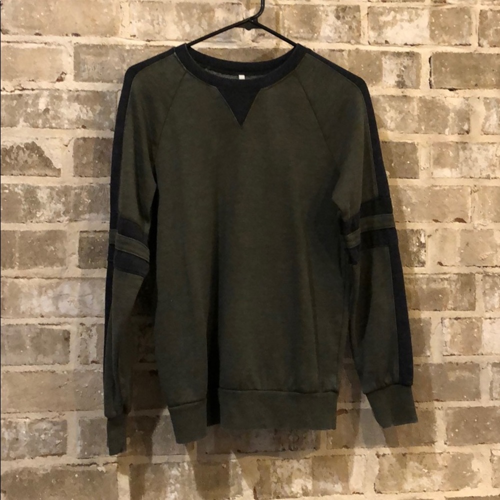 sweatshirt
